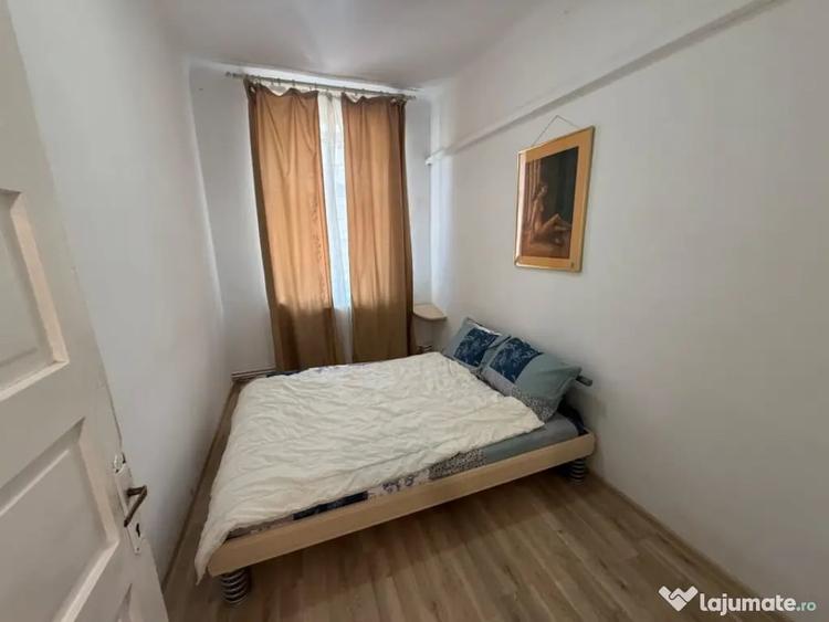 Apartament cu 3 camere semidecomandat în Central