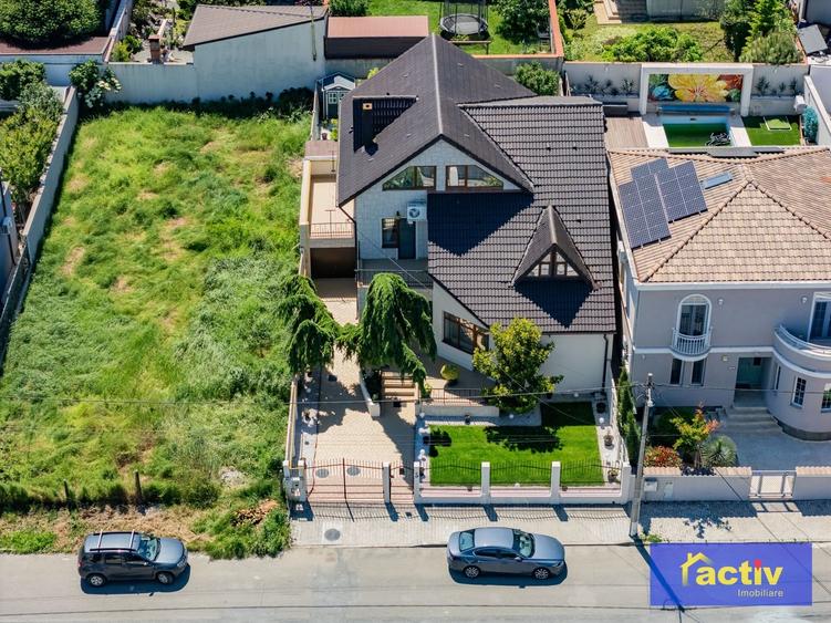Casă individuală cu 7 camere cu Teren 473 Mp în Sud