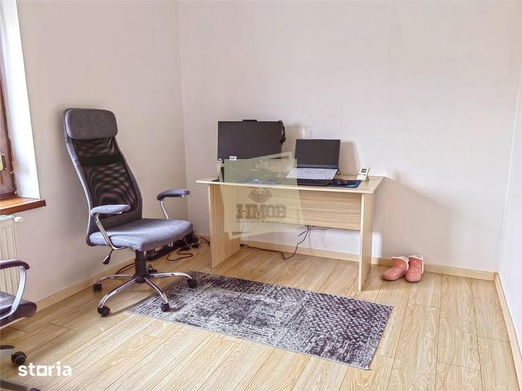 Casă cu 5 camere cu Teren 372 Mp în Roșia