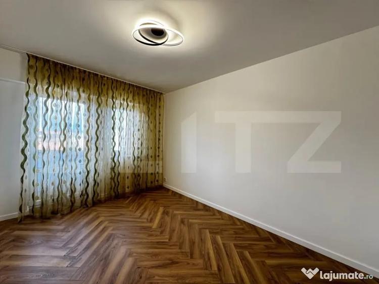 Apartament cu 4 camere decomandat în Central