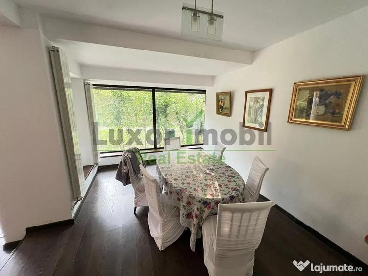 Casă cu 8 camere cu Teren 800 Mp în Bucium