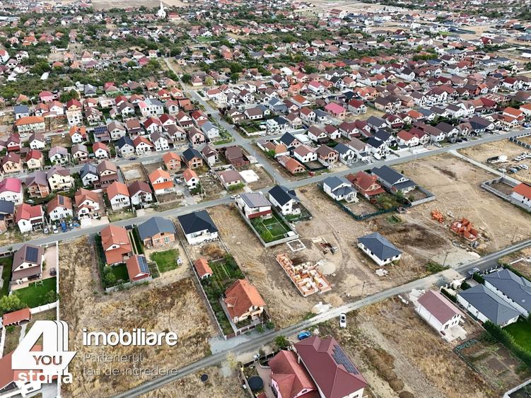 Teren de 600 mp, în Livada