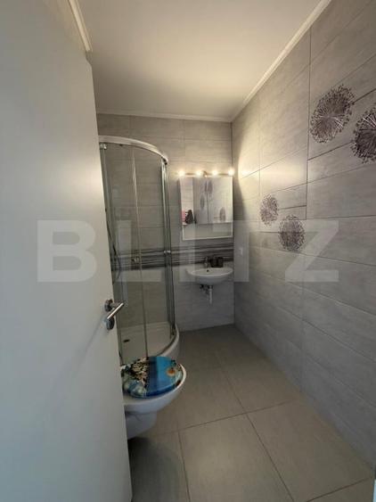 Apartament cu 4 camere semidecomandat, mobilat în Tractorul
