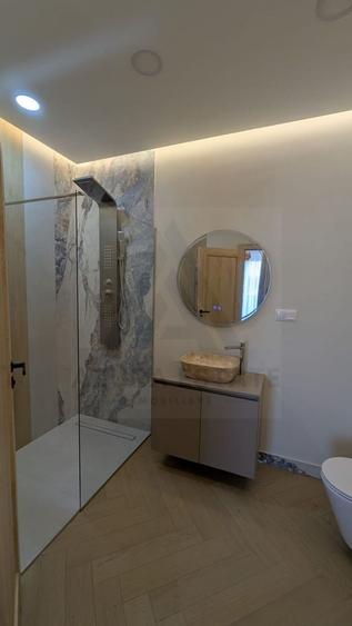 Apartament cu 3 camere decomandat, mobilat în Ultracentral