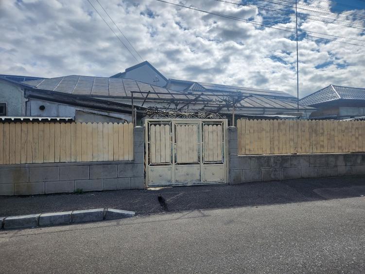 Casă individuală cu 5 camere cu Teren 200 Mp în Micro 5