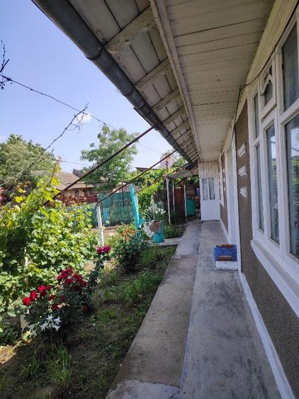Casă individuală cu 4 camere cu Teren 2400 Mp în Cârja