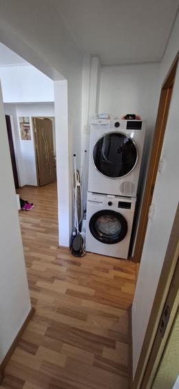 Apartament cu 3 camere decomandat în Valea Muscelului