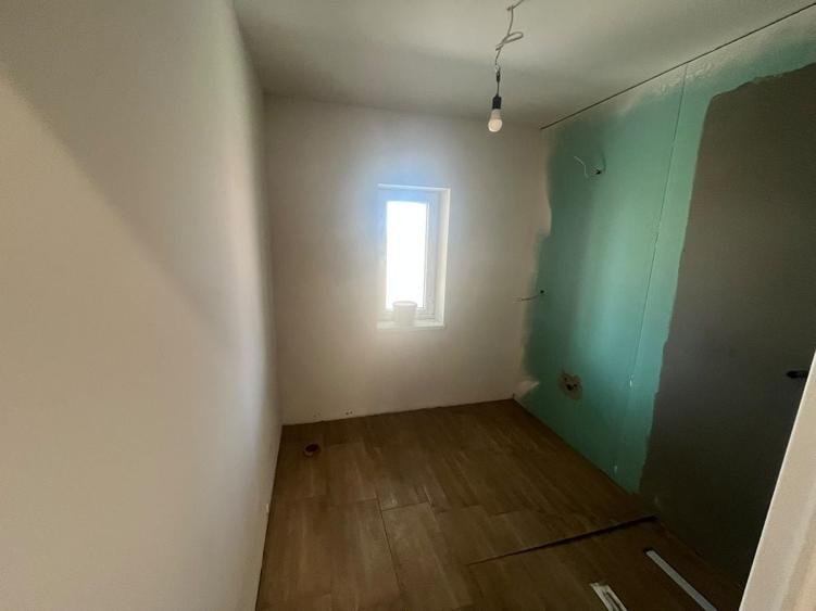 Casă cu 4 camere în Sântandrei