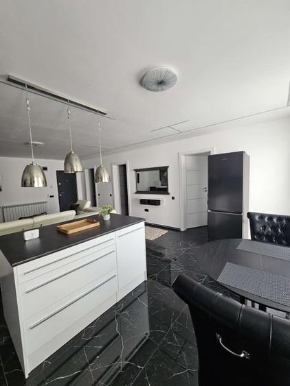 Apartament cu 2 camere decomandat, mobilat în Central