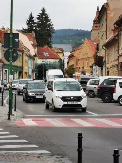 Garsonieră decomandată, mobilată în Centrul Istoric