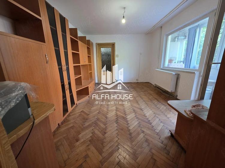 Apartament cu 3 camere semidecomandat în Govândari