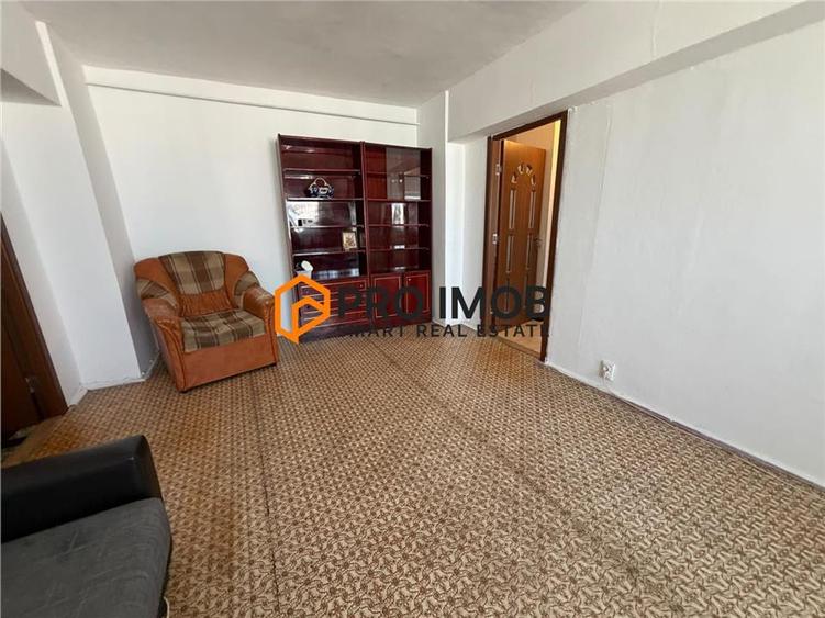 Apartament cu 3 camere semidecomandat, mobilat în Unirii Sud