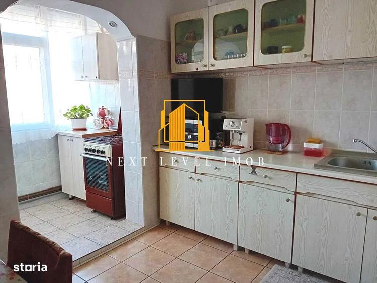 Apartament cu 3 camere decomandat în Găvana
