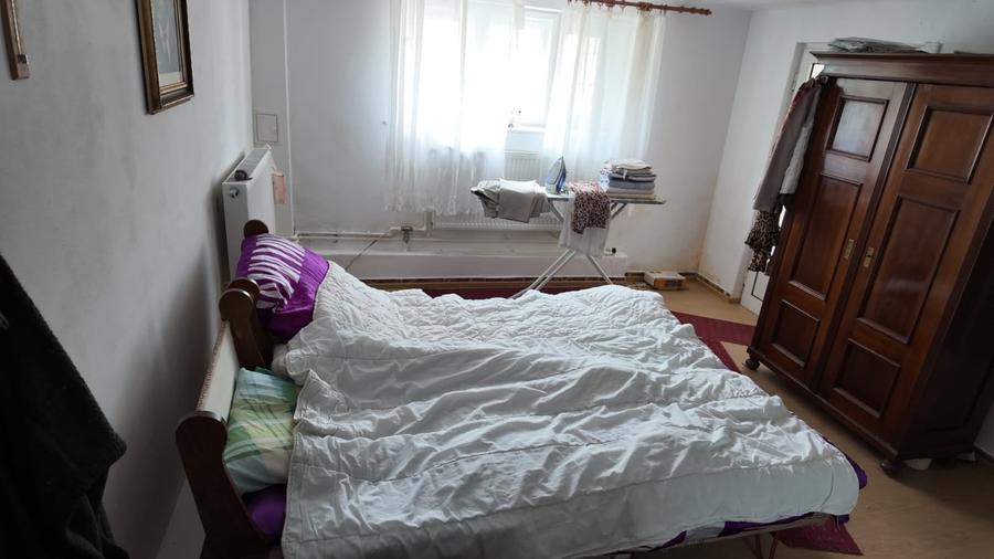 Casă individuală cu 5 camere cu Garaj în Central