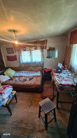 Casă cu 2 camere în Ciofrângeni