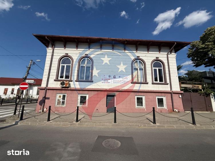 Casă cu 10 camere cu Teren 801 Mp în Ultracentral