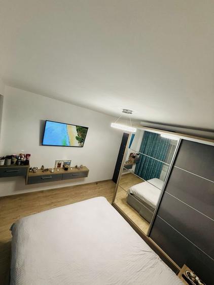 Apartament cu 2 camere decomandat în Enachiță Văcărescu