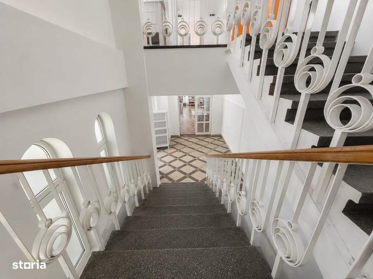 Spațiu comercial, de 974 mp, în Piața Centrală