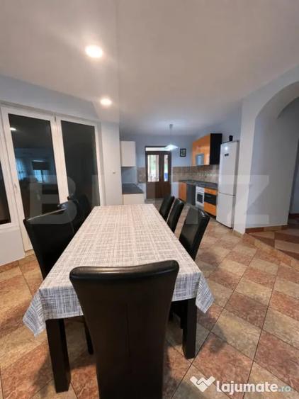 Casă cu 7 camere cu Teren 3940 Mp în Central