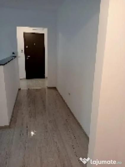 Apartament cu 2 camere semidecomandat în Precista