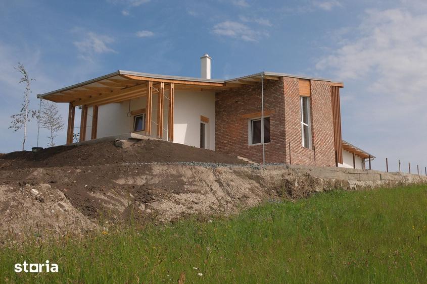 Casa semifinisata, cu totul diferita, in varf de deal, de vanzare - 3