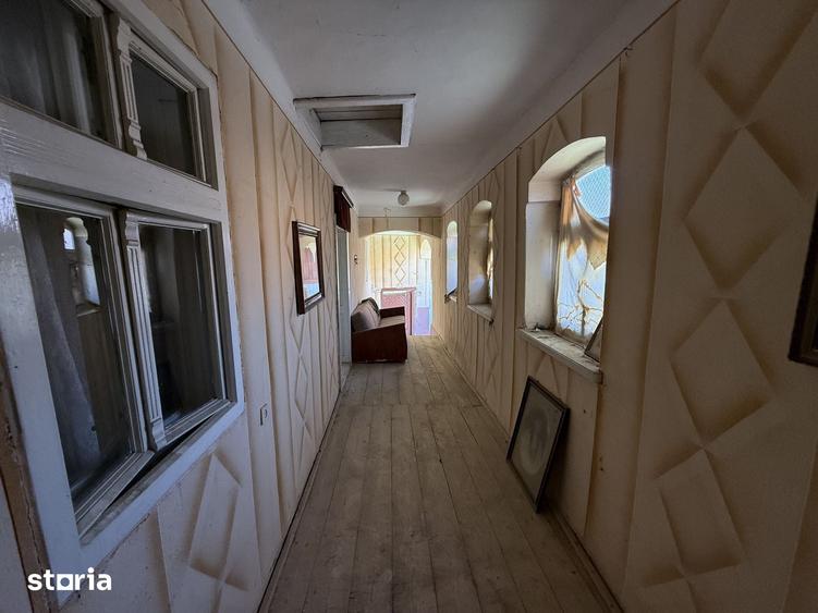 Casă cu 4 camere cu Teren 400 Mp în Poiana Sibiului