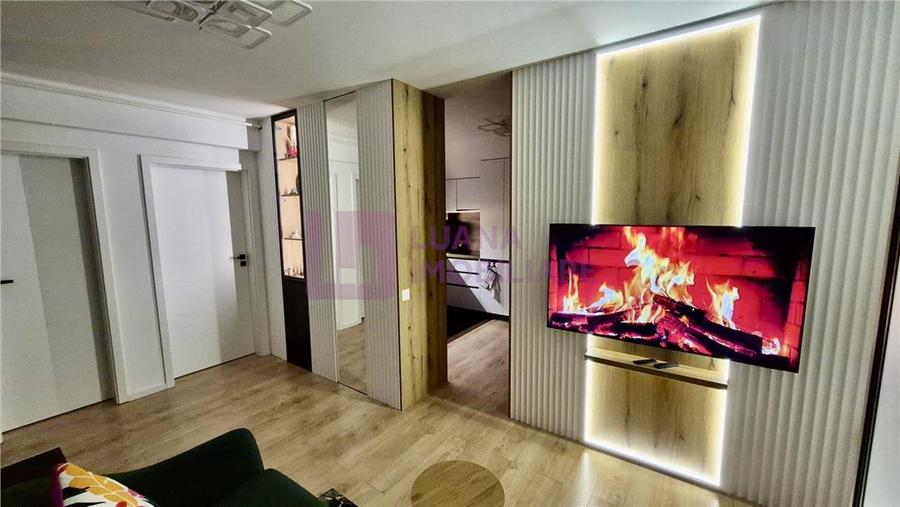 Apartament cu 4 camere decomandat în Central