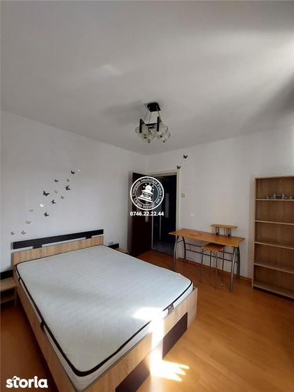 Apartament cu 2 camere semidecomandat în Podu Roș