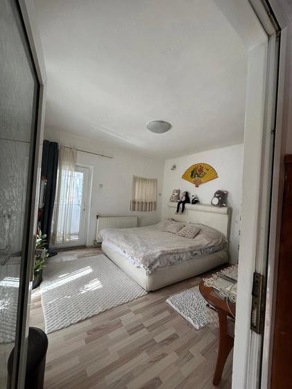 Casă cu 5 camere cu Teren 3642 Mp în Zănești