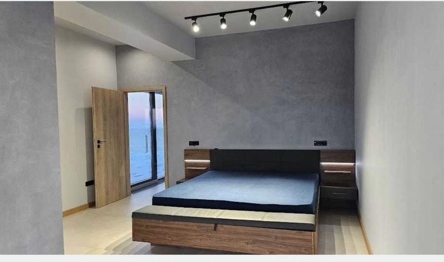 Apartament cu 4 camere decomandat în Exterior Vest
