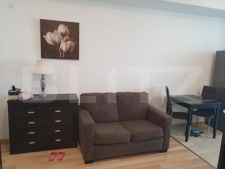 Apartament cu 2 camere semidecomandat, mobilat în Galata