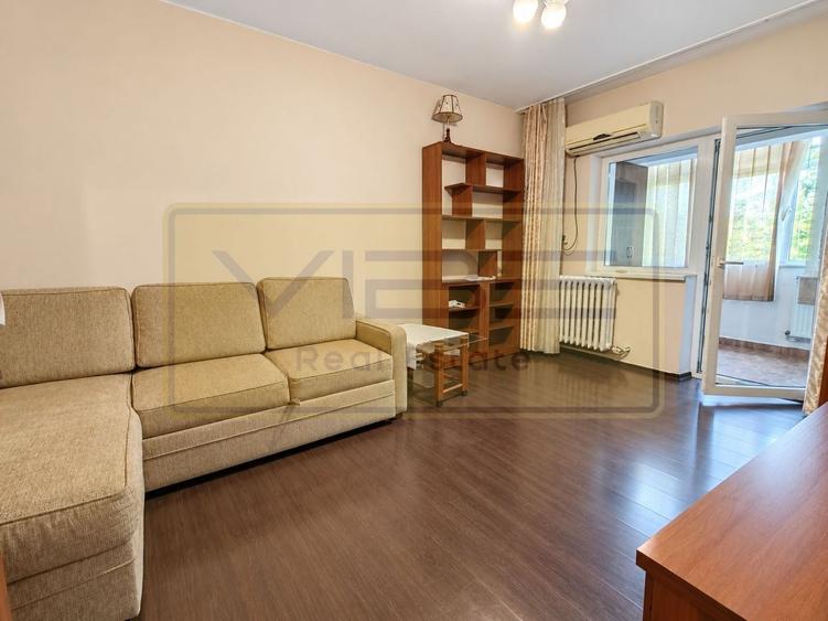 Garsonieră decomandată, mobilată în Nicolina