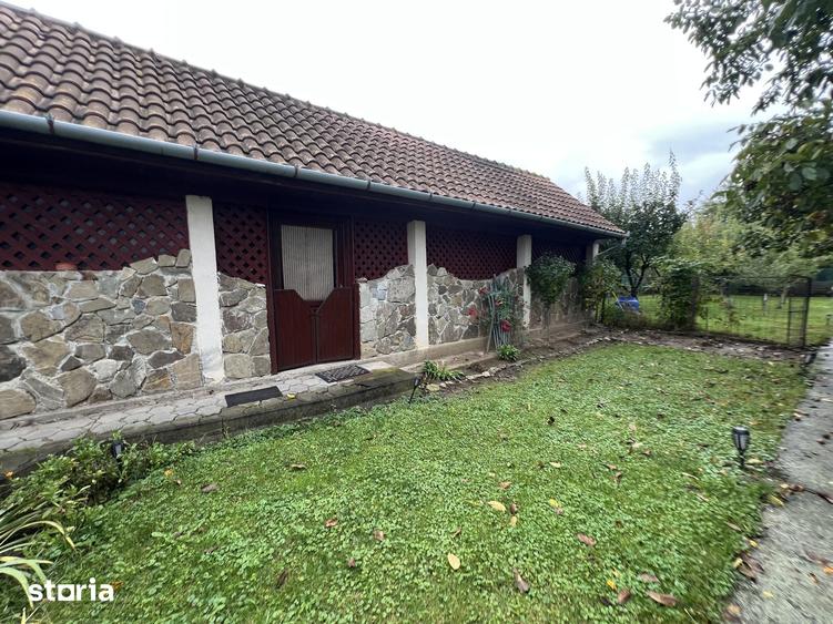 Casă cu 6 camere cu Teren 1631 Mp în Central
