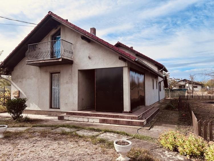 Casă cu 4 camere în Central