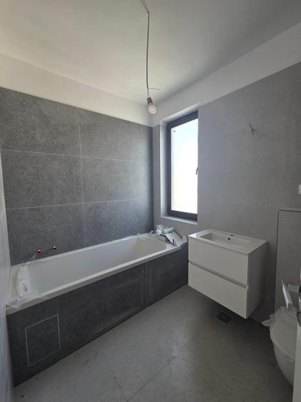 Casă cu 4 camere cu Canalizare în Central