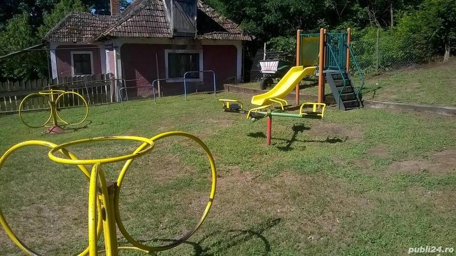 Casă cu Teren 6500 Mp în Șimian