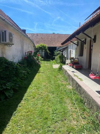 Casă cu 3 camere cu Teren 1120 Mp în Central