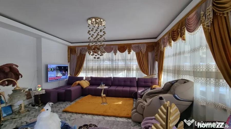 Casă cu 7 camere cu Teren 580 Mp în Fundeni