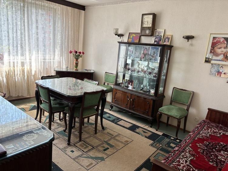 Apartament cu 3 camere decomandat în Brâncoveanu