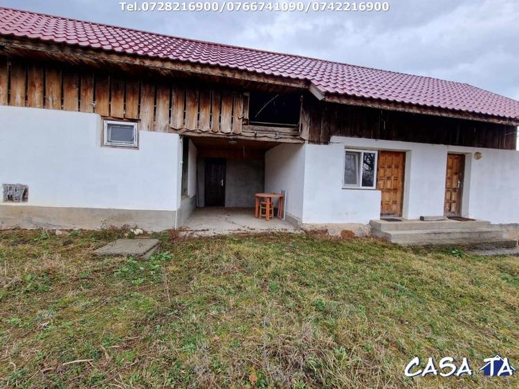 Casă individuală cu 2 camere cu Teren 1543 Mp în Central