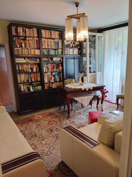 Apartament cu 3 camere semidecomandat în Drumul Taberei
