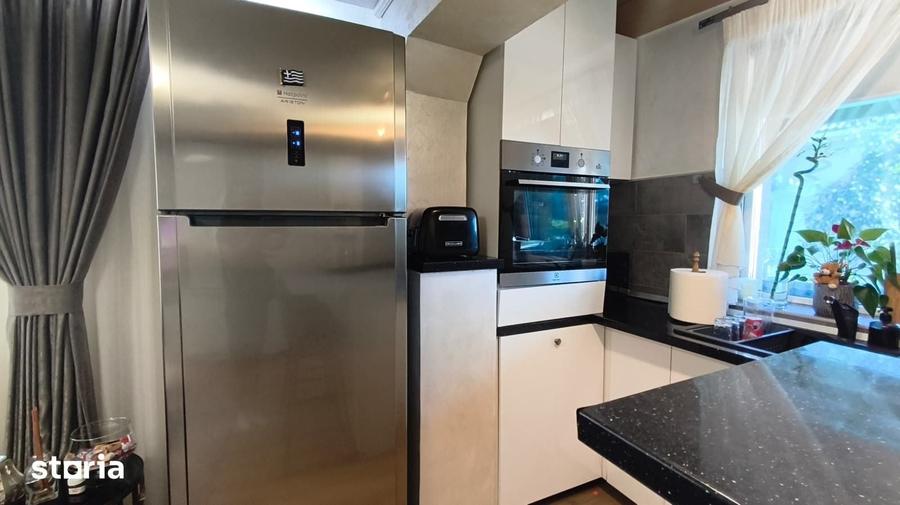 Casă cu 5 camere cu Teren 948 Mp în Central