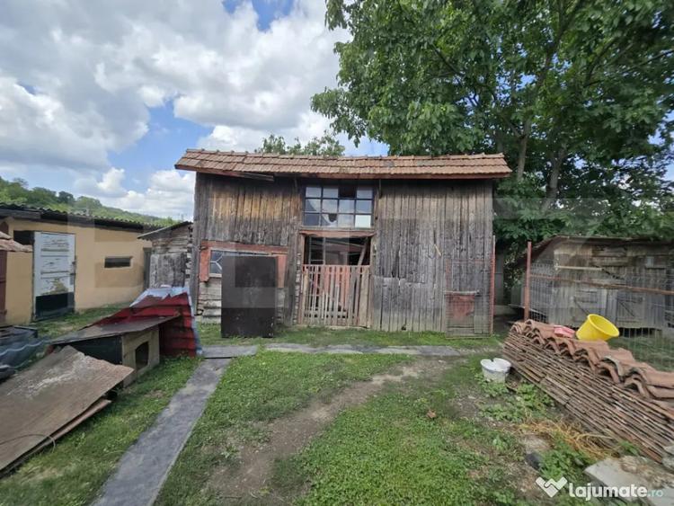Casă cu 2 camere cu Teren 719 Mp în Chinari