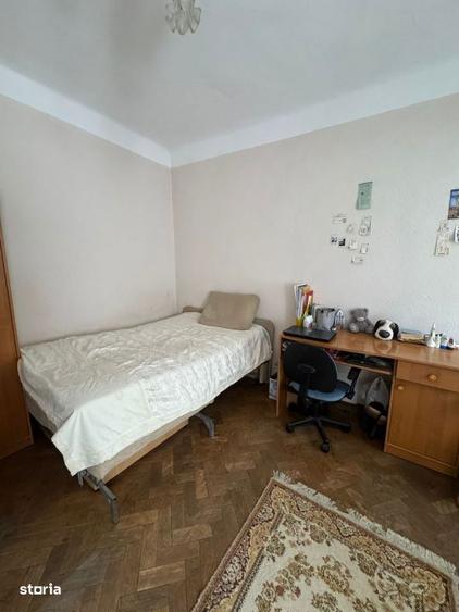 Casă cu 3 camere cu Canalizare în Ultracentral