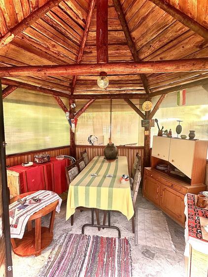 Casă cu 6 camere cu Teren 417 Mp în Clăbucet