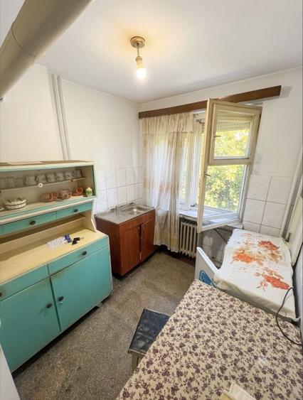 Apartament cu 2 camere semidecomandat în Est