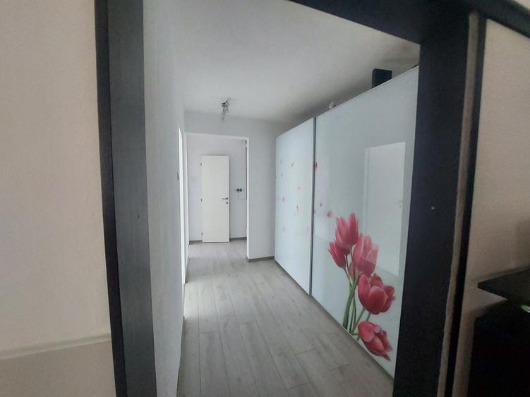 Apartament cu 3 camere decomandat în Nicolae Bălcescu