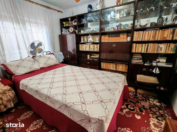Casă cu 3 camere decomandat cu Teren 1540 Mp în Central