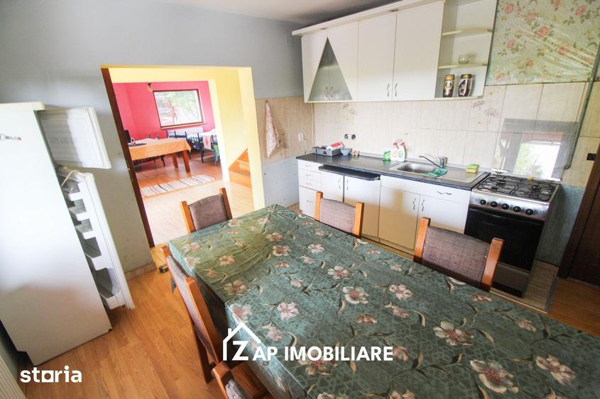 Casă cu 4 camere cu Teren 2000 Mp în Central