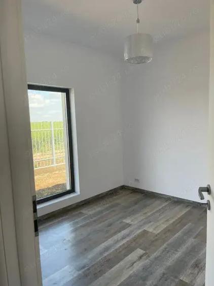 Casă cu 4 camere în Tărtășești